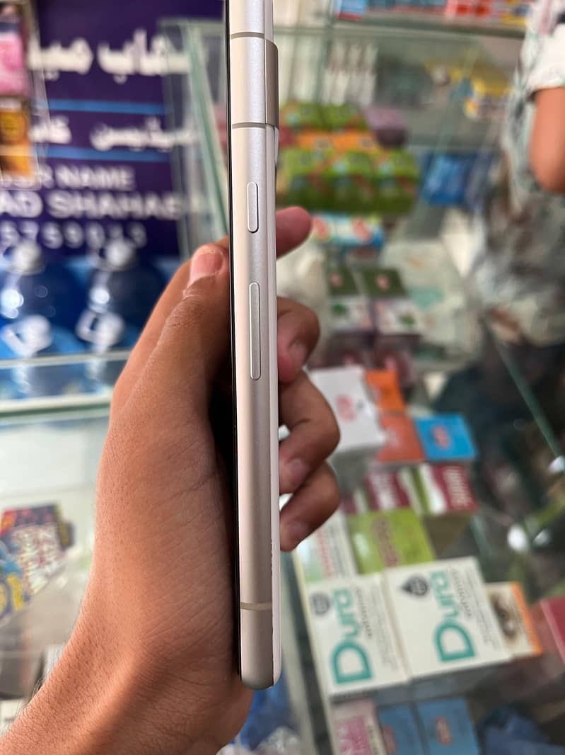 Google Pixel 7a 2