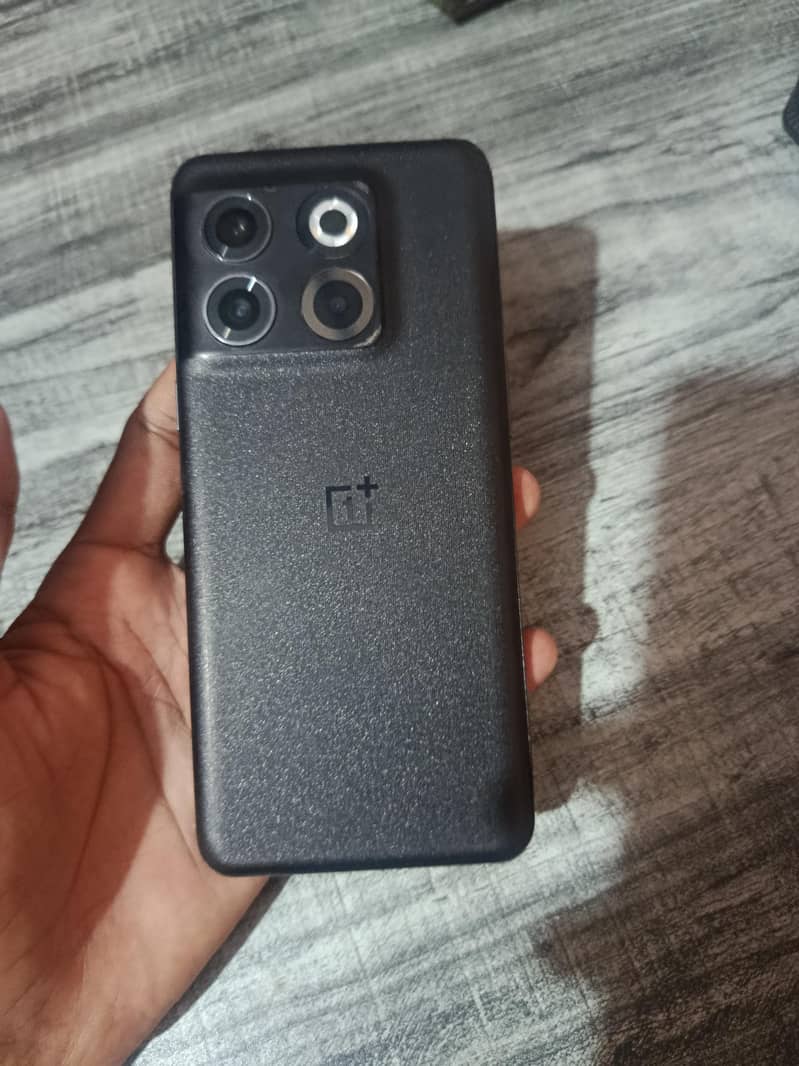 One Plus 10T 1