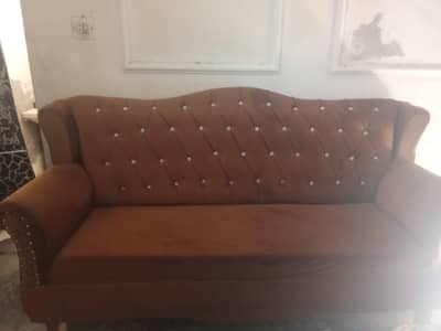 Sofa Set Bohat Kum Use HOA hy