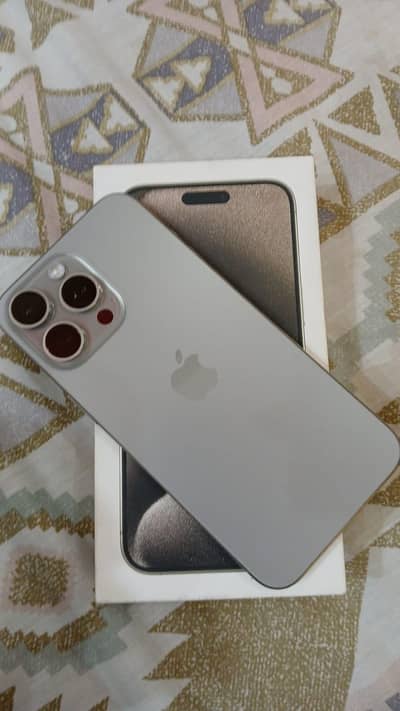 Apple iPhone 15 Pro Max Natural Titanium