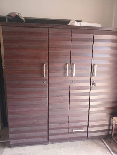 3 door wardrobe 3 door kabat urgent sell good condition