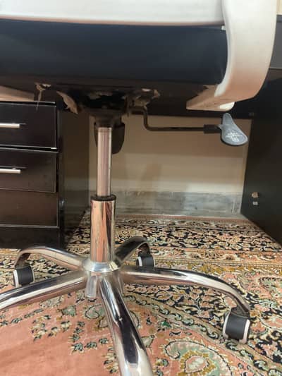 CHAIR FOR GAMING AND OFFICE WORK