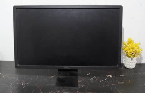 Dell 24 inches LED 4k supported with power cable