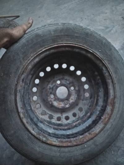1 tyer aur 1 stupni tubeless
