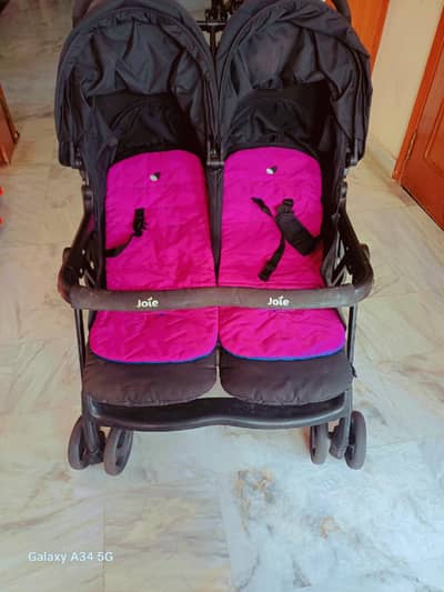 imported twin pram (joie)