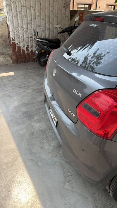 Suzuki Swift GLX 2024