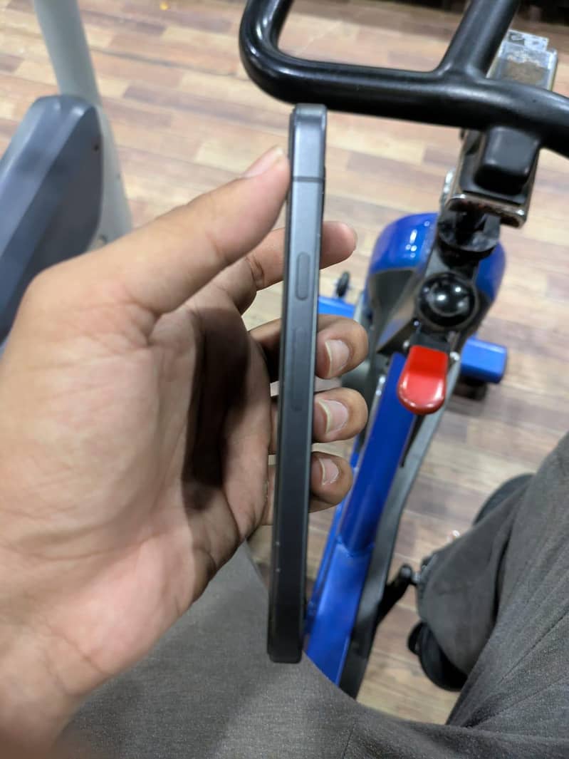 Google Pixel 9a 4