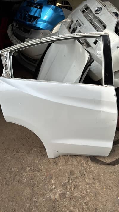 Honda vezel right side back door full genuine no touchup