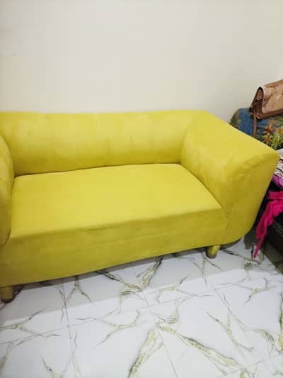5 seater sofa set in lemon color only 65000