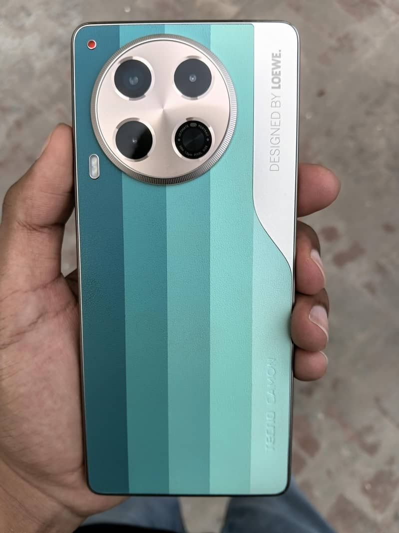 Tecno CAMON 30 1