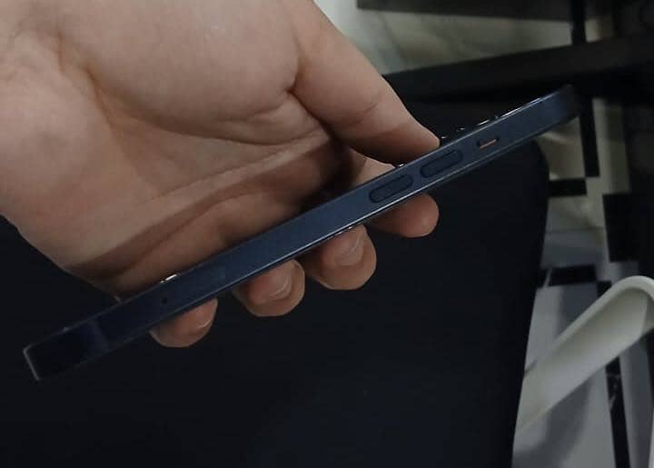 Apple iPhone 13 1