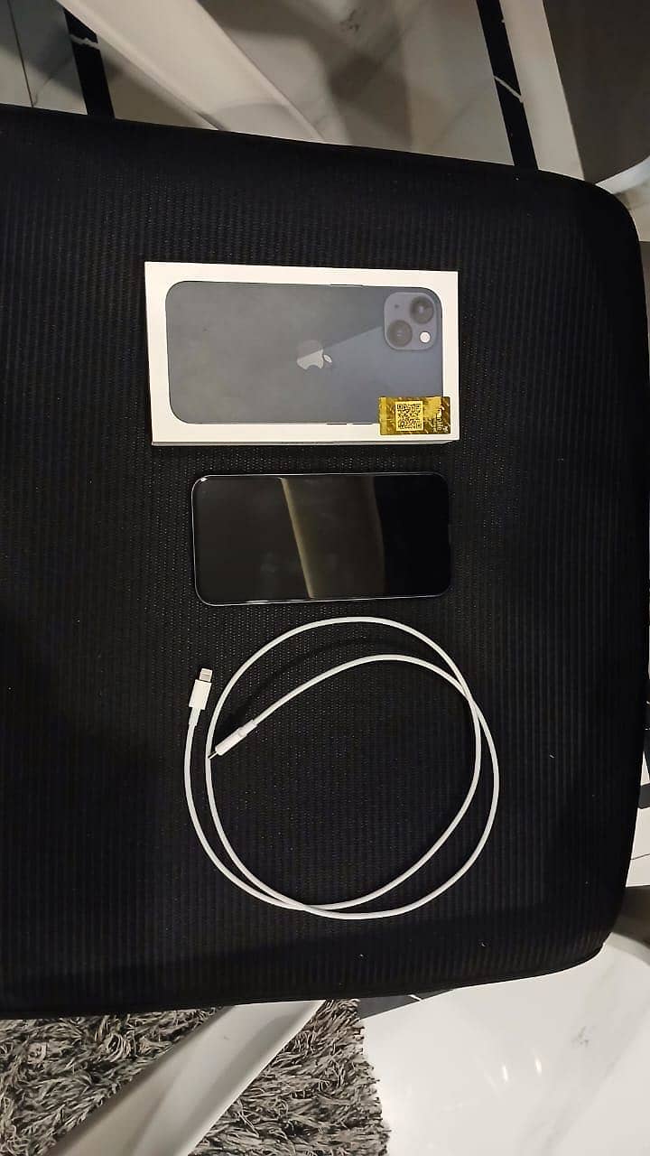 Apple iPhone 13 6