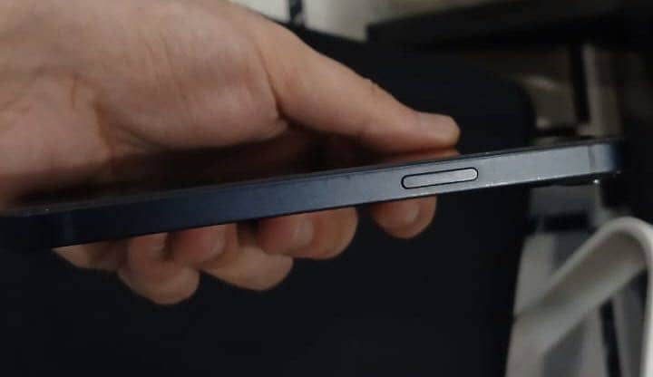 Apple iPhone 13 8