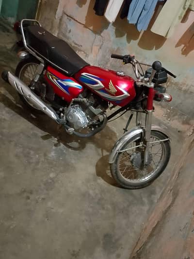 Urjent sell Honda 125 2022 pora engine sealed he bike m koi km nh he