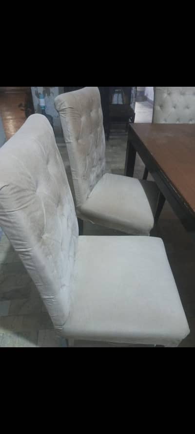 Dinning Table with 06 Chairs