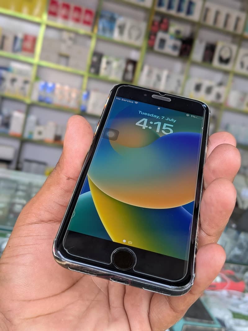 Apple iPhone 8 0