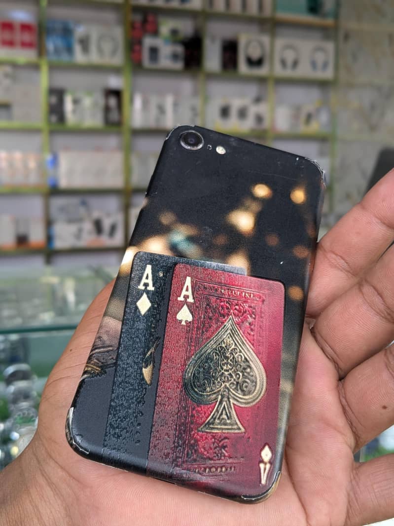 Apple iPhone 8 1