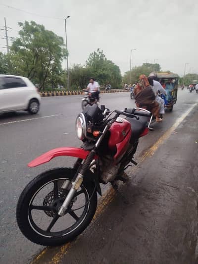 YBR 125G 2016 Yamaha Red colour