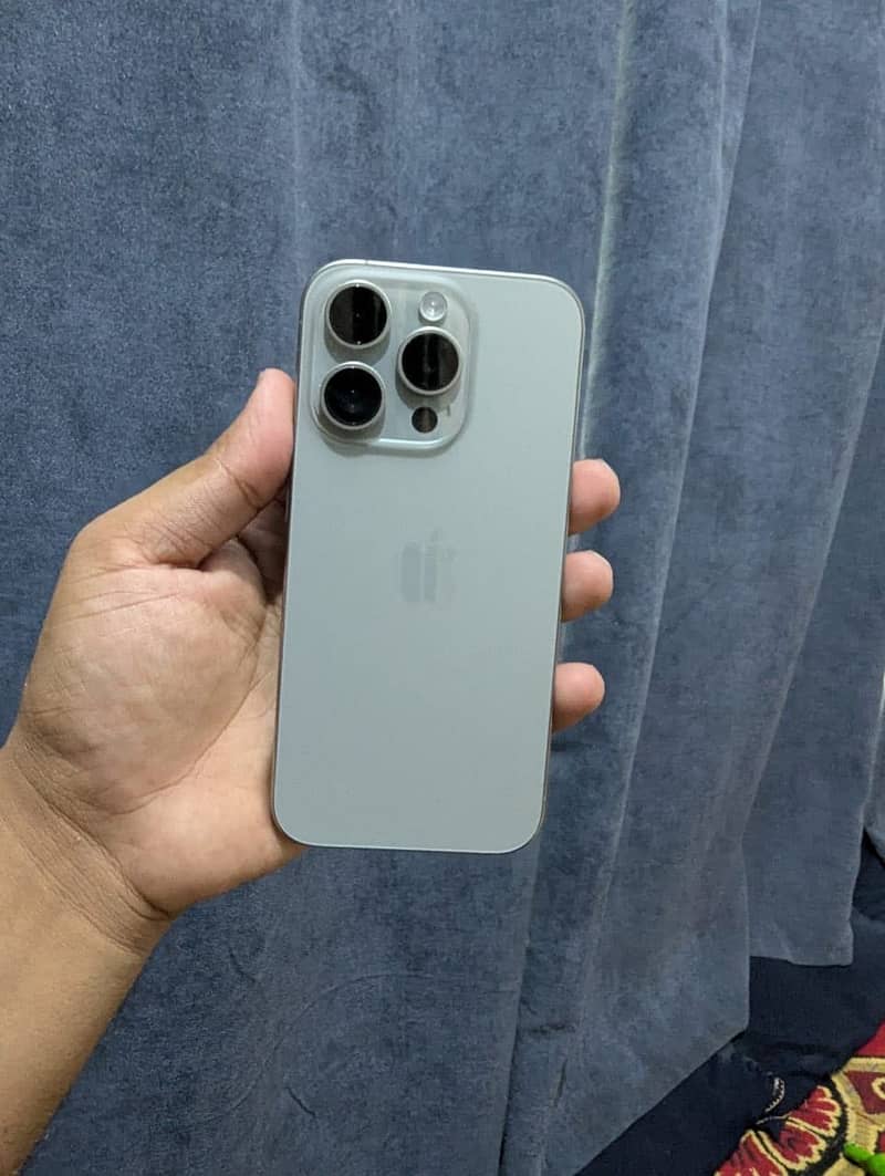 Apple iPhone 15 Pro 0