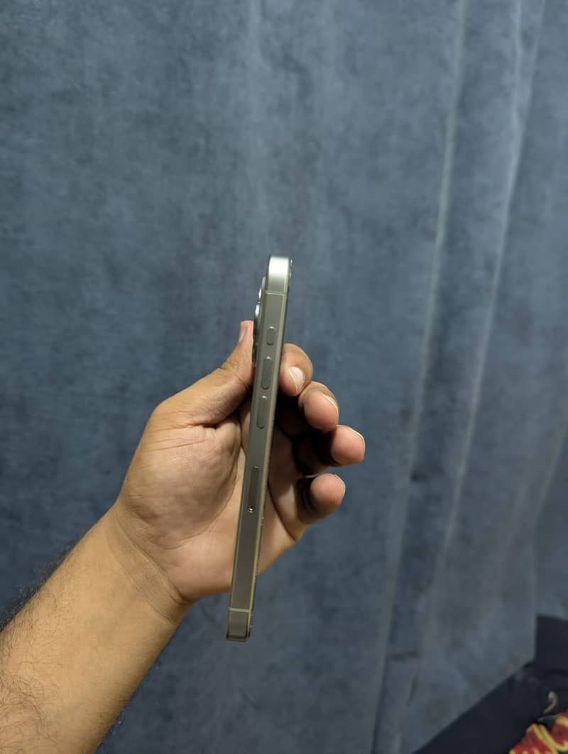 Apple iPhone 15 Pro 1