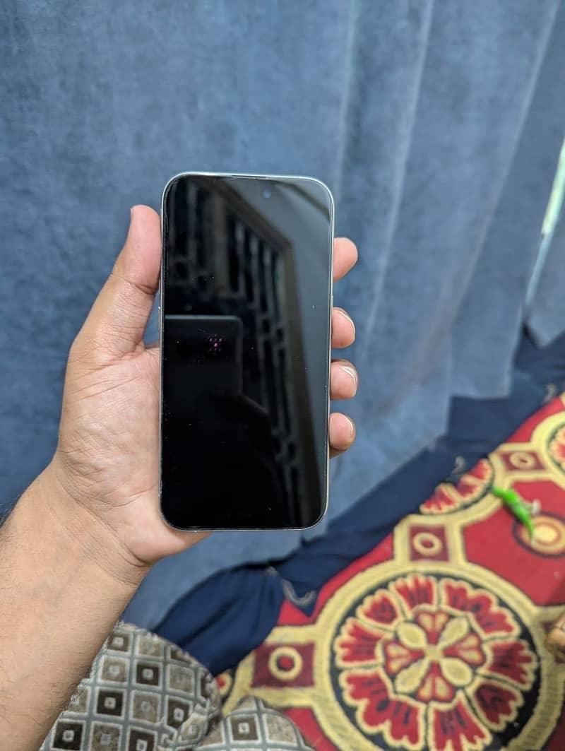 Apple iPhone 15 Pro 3