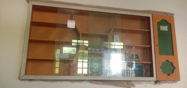 02 Number Shocases New jaisa with Mirror and one side lamari