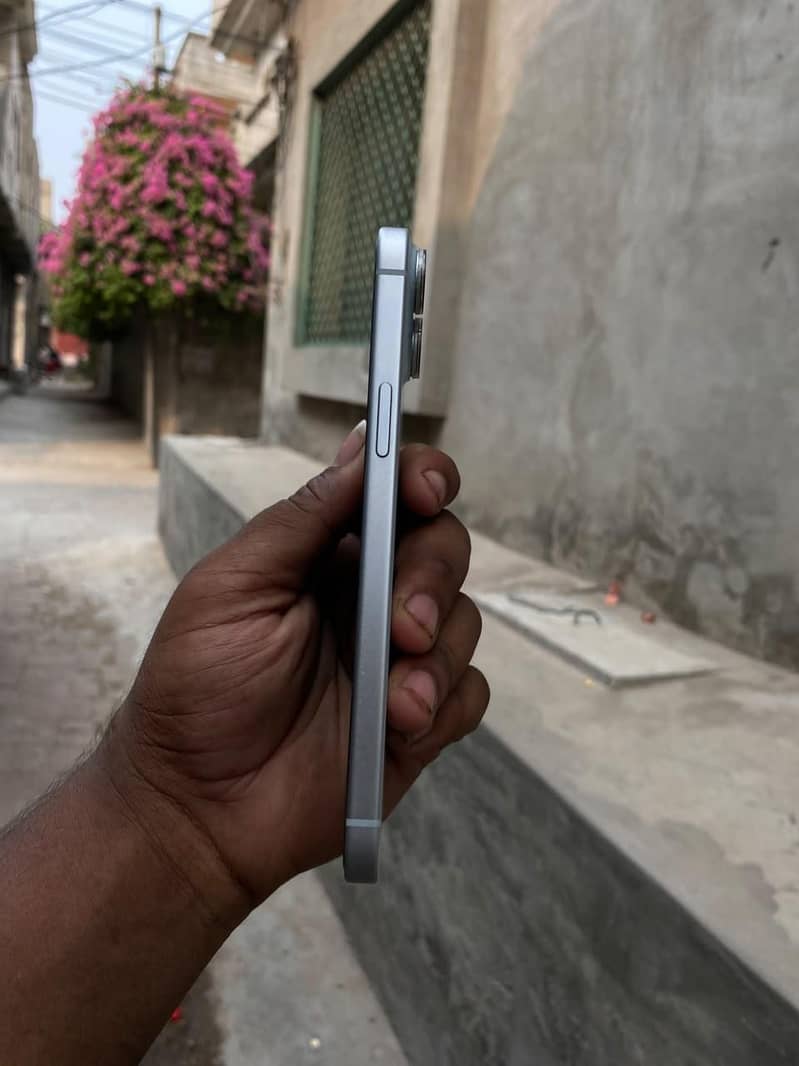 Apple iPhone 15 plus 1