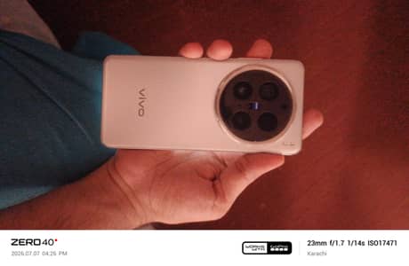 Vivo x200 Pro 3 month warrnty orignal charger box 99% battery 16/512