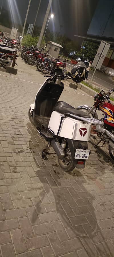yadea E8 skootey batter then Honda 70,Metro,Revo,Evee