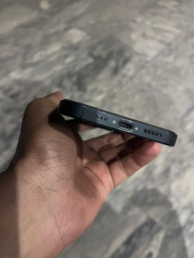 Apple iPhone 13 1