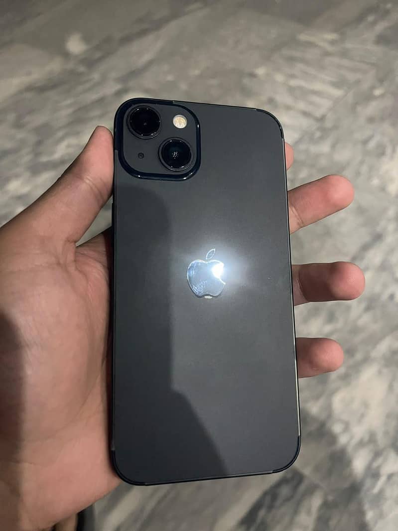 Apple iPhone 13 4