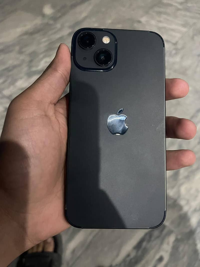 Apple iPhone 13 8
