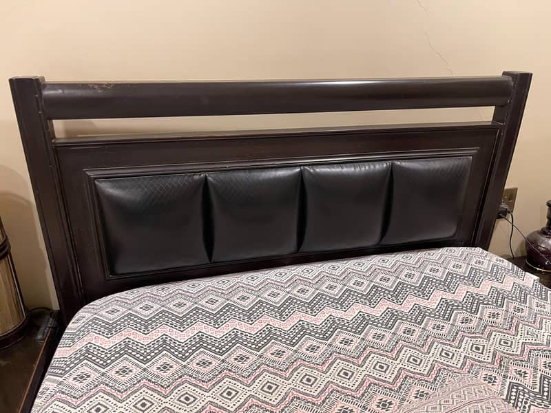 Single Solid Wood Bed – Excellent Condition 1