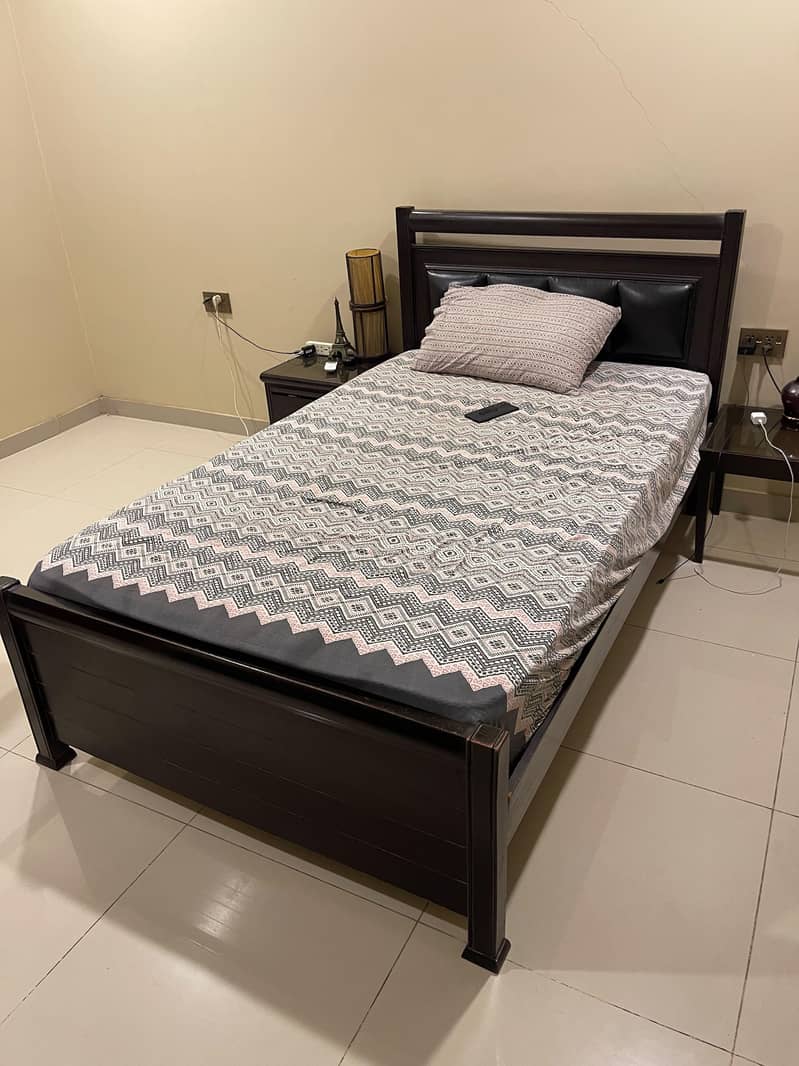 Single Solid Wood Bed – Excellent Condition 2