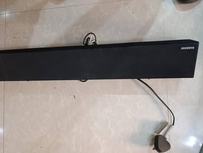 SAMSUNG HW n 300  series sound bar  great sound