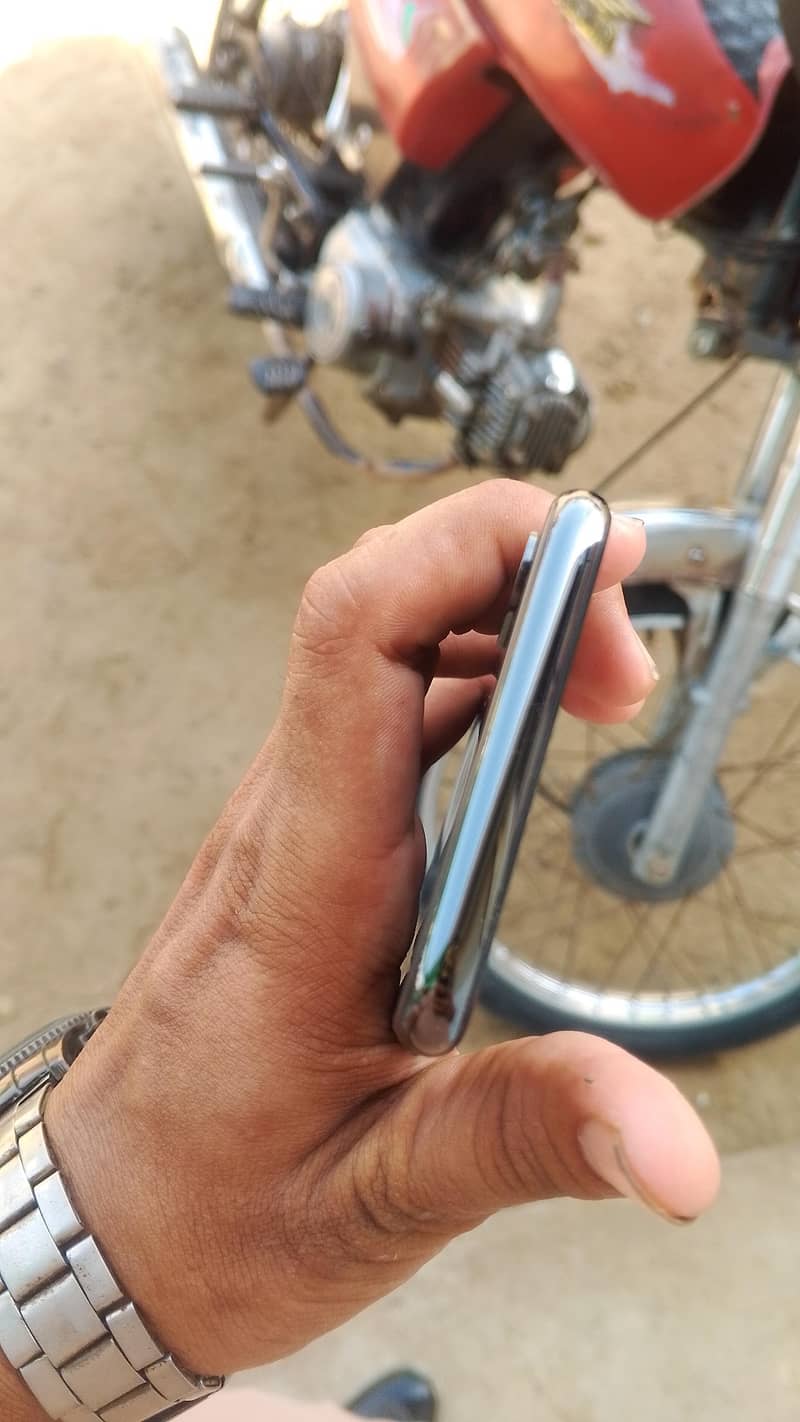Apple iPhone X 1