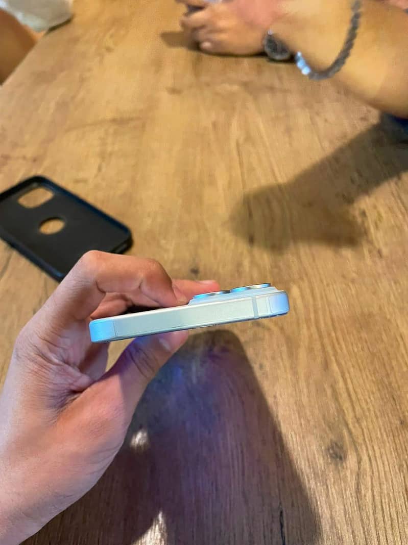 Apple iPhone 15 3