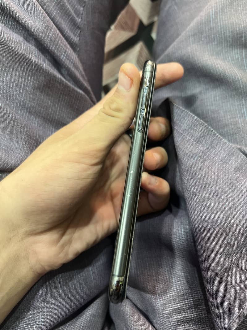Apple iPhone X 6