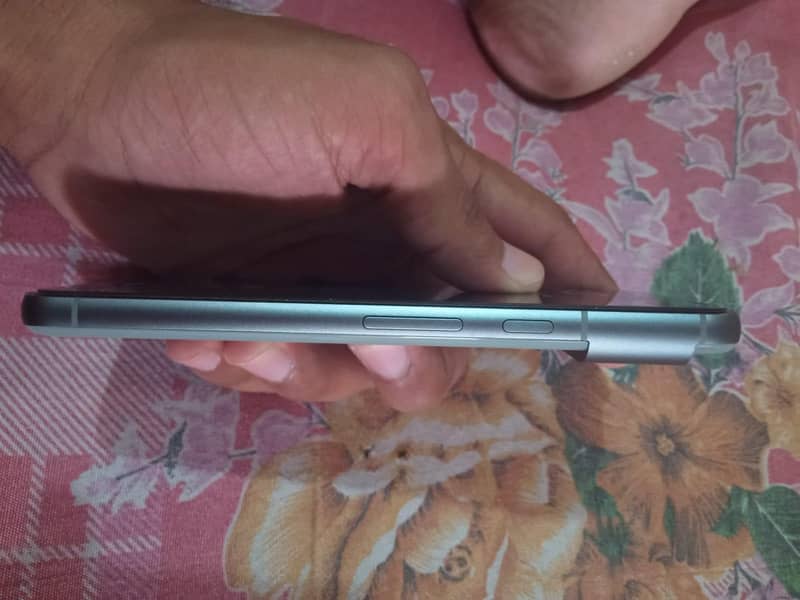 Google Pixel 8 3