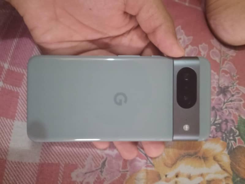 Google Pixel 8 7
