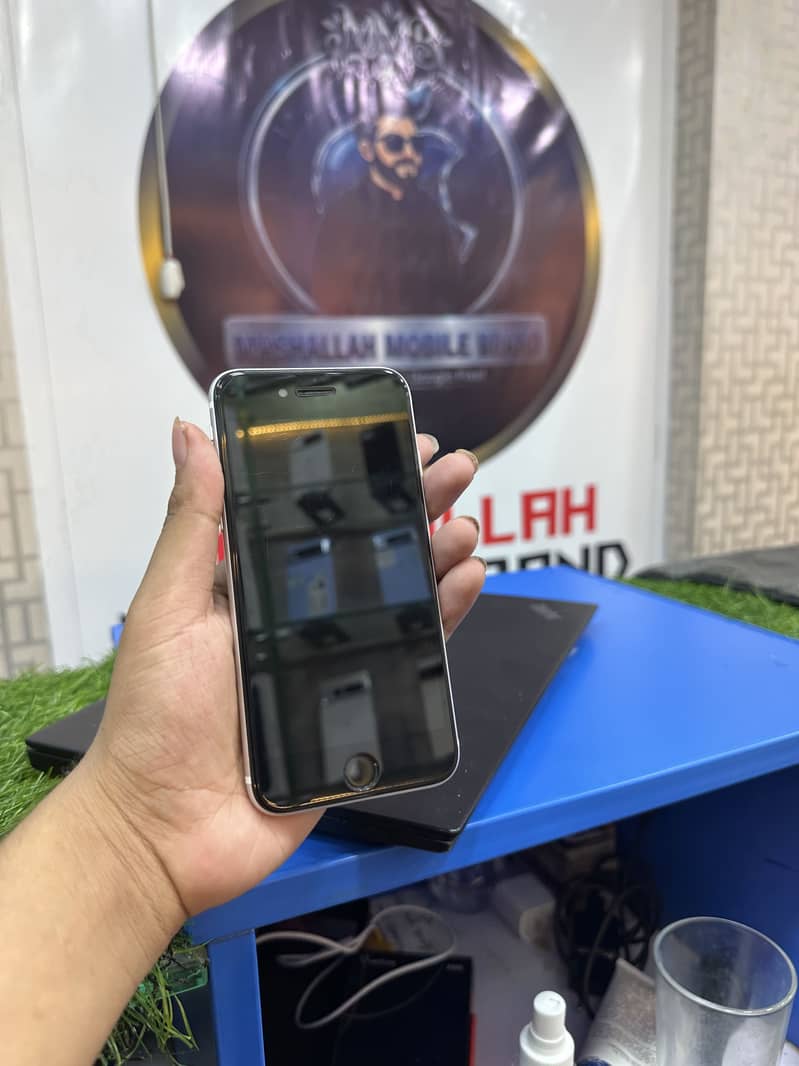 Apple iPhone SE 3