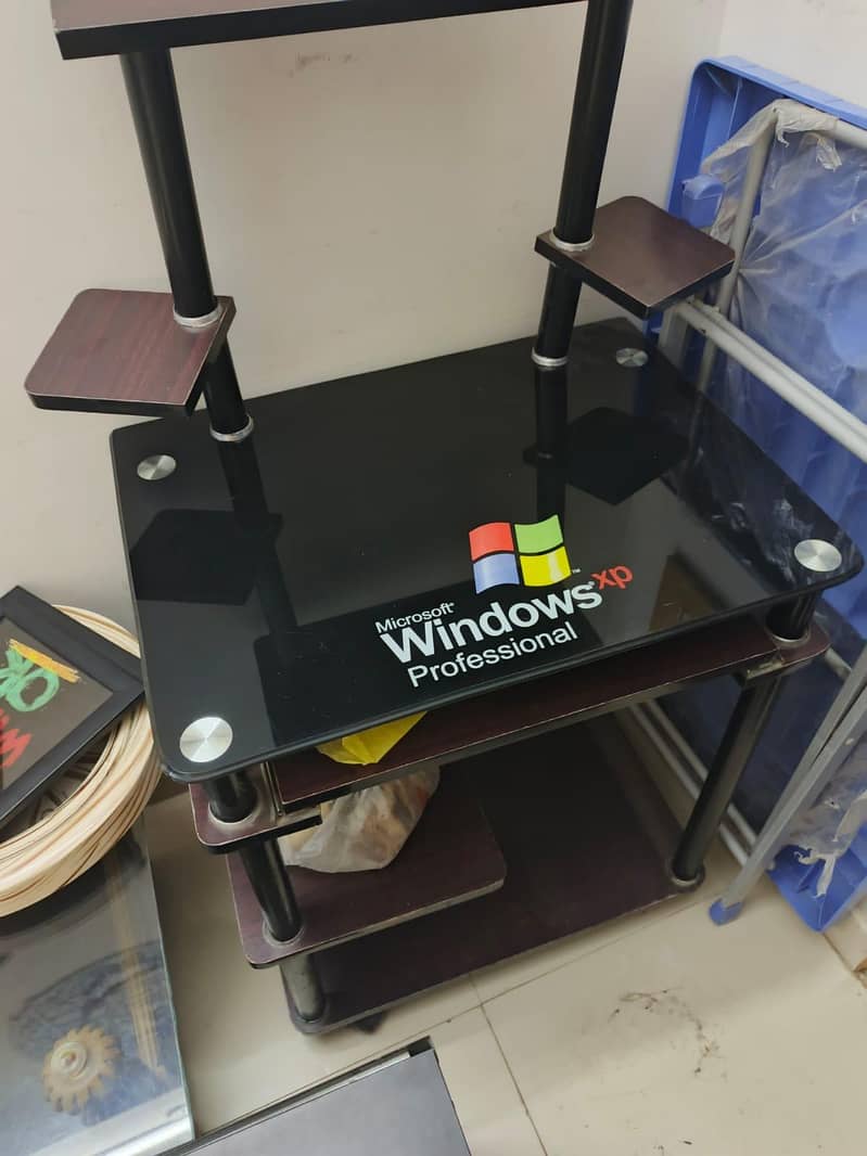 computer trolly 0