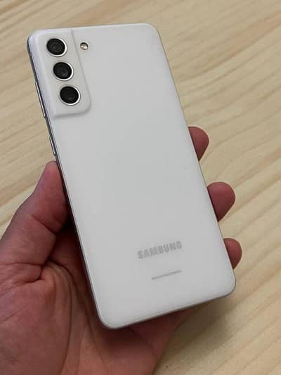 Samsung Mobile S21 FE