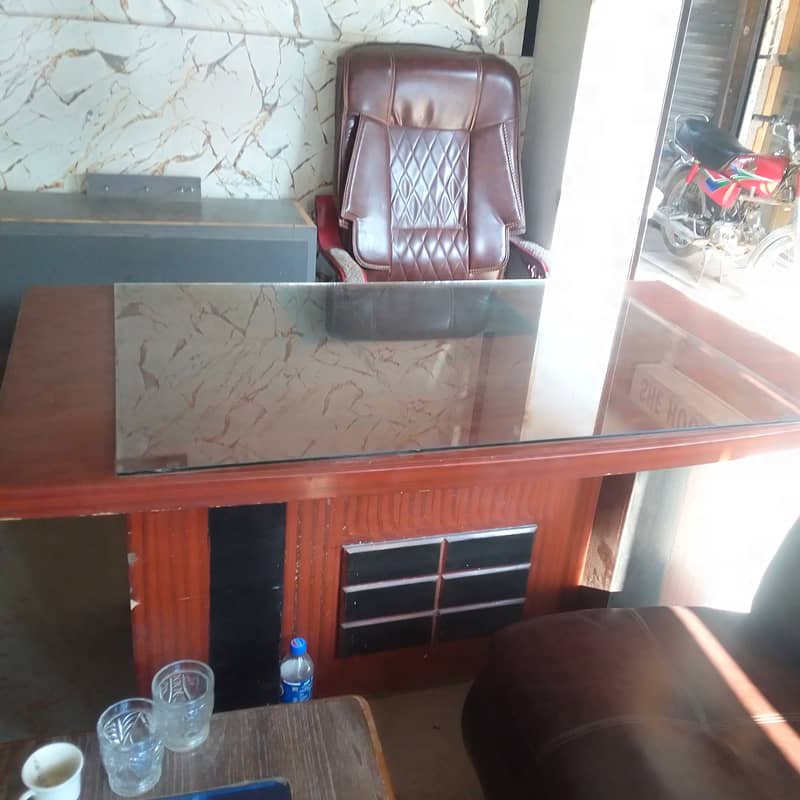 Table office chair & sofas 1