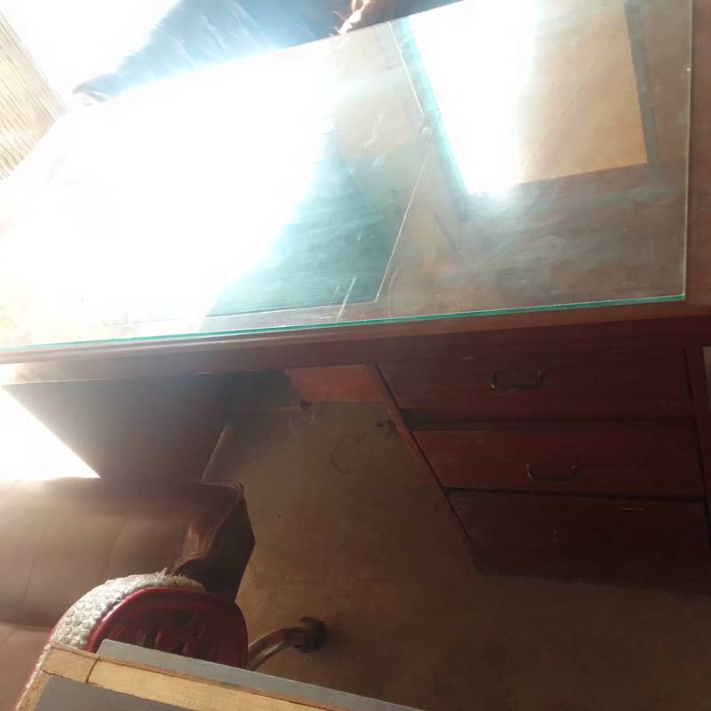 Table office chair & sofas 2