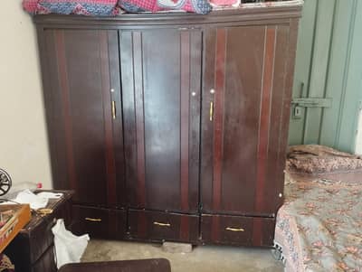 3 doors wardrobe light used