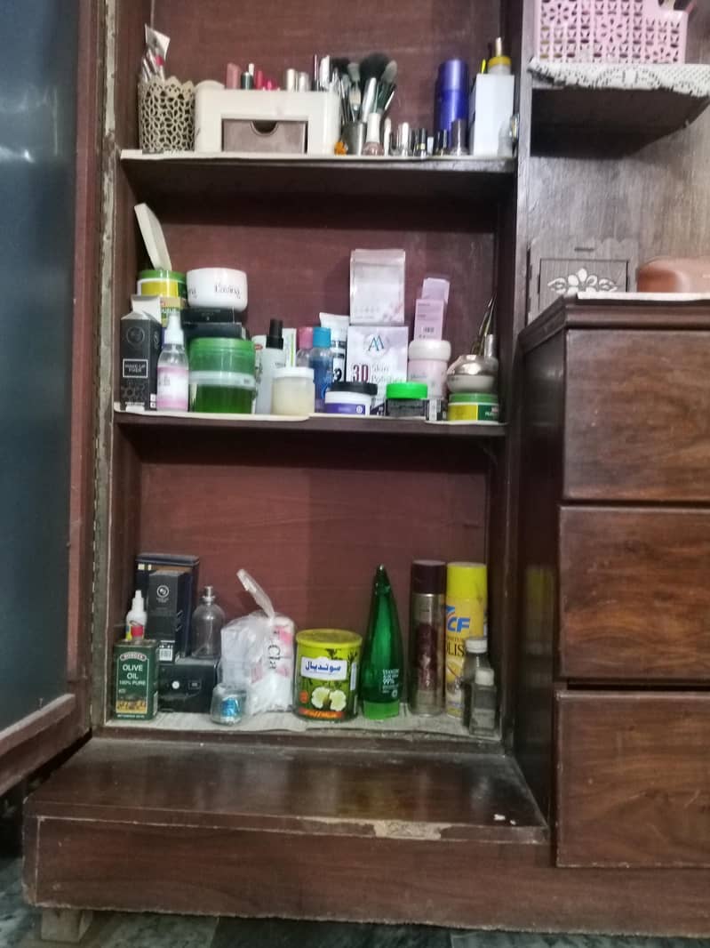 dressing table 0