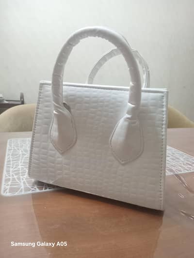 hand bag 10/10 condition