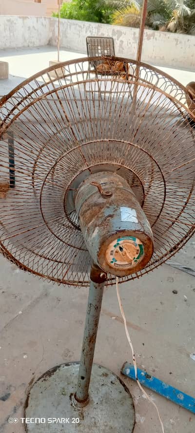 Full size Pedistal fan,3speed, Bearing based 100 watts