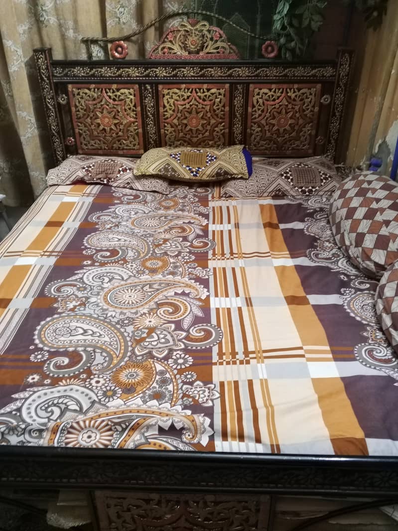 bed with mattres 2
